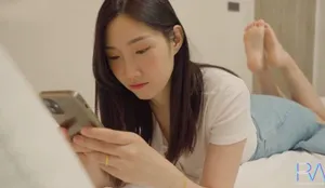 Xinh đẹp nhưng vẫn bị chồng yêu địt nhau, bà xã buồn tình cho anh giao hàng nắc luôn